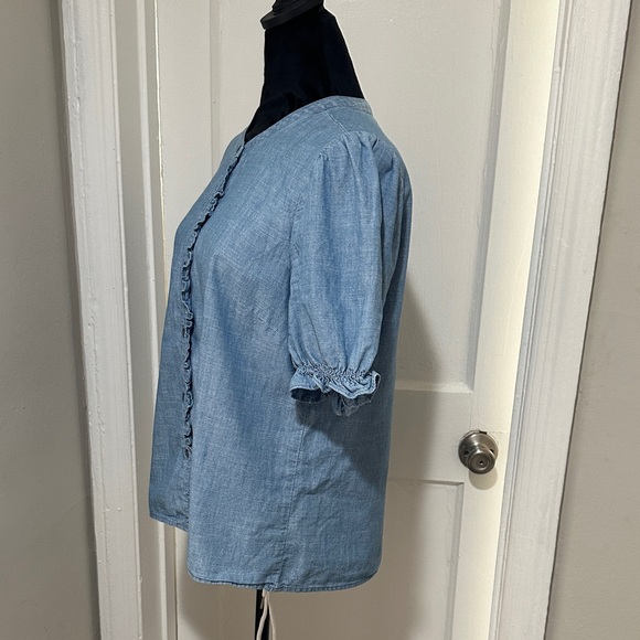 💙Women's Blue Ruffle Button-Up Top💙 - Picture 4 of 6